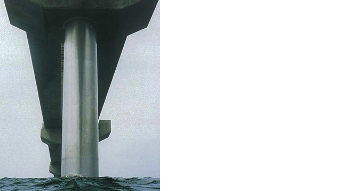 Coating steel pipe piles with titanium [Photograph provided by] ©H. OSAWA